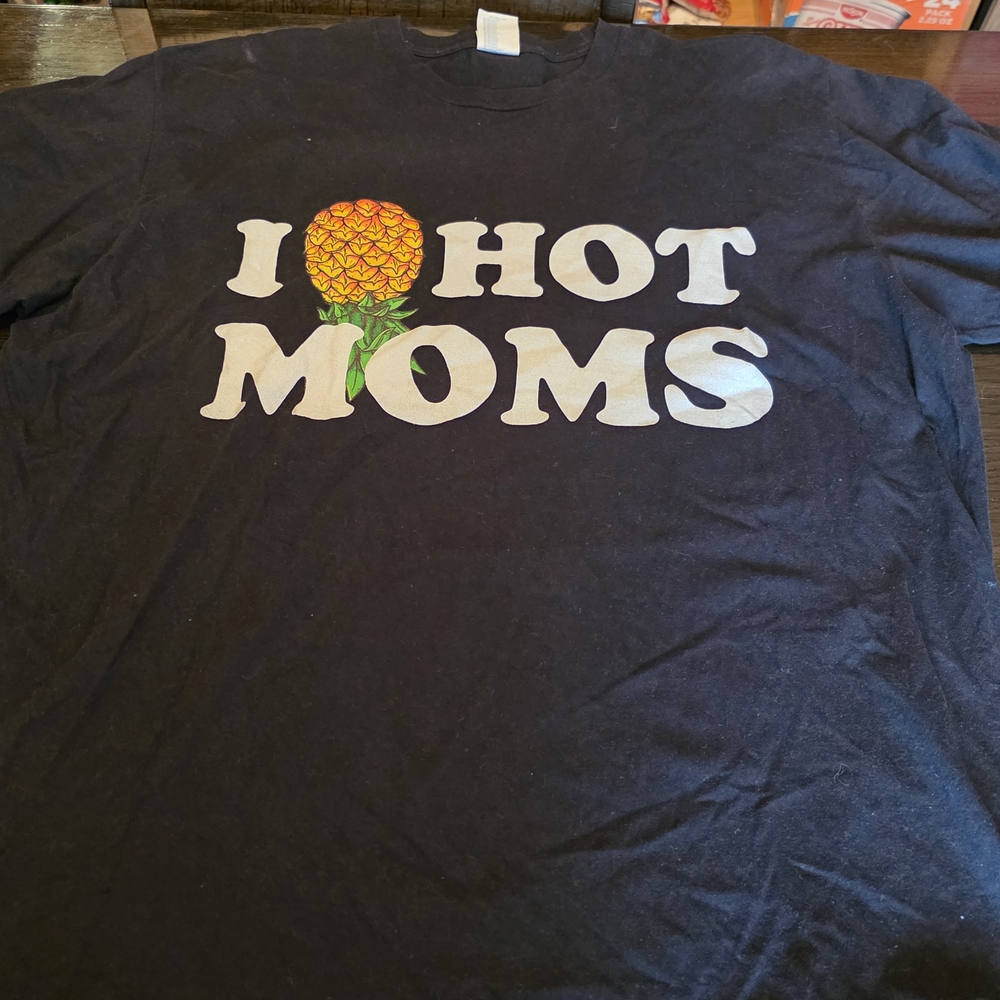 Port and Company Black Graphic Tee I 🍍 Hot Moms Size 2xl